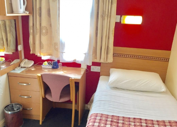 Single room at Carlton Hotel Victoria